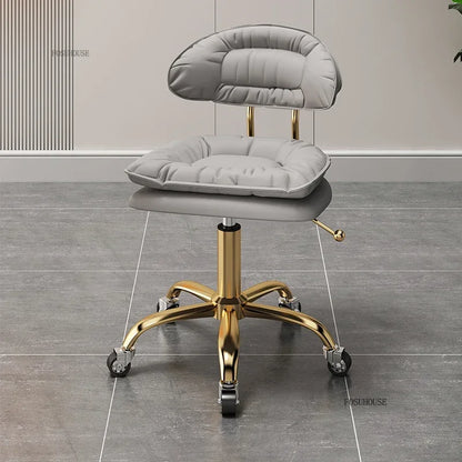 Italian Professional Barber Chairs for Beauty Salon Furniture Barber Chair Minimalist Lift Backrest Salon Chair for Hair Stylist