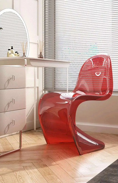 Nordic Plastic Dining Chairs Transparent Lazy Designer Ergonomic Dining Chairs Accent Desk Minimalist Muebles Acrylic Furniture